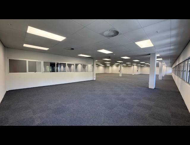 650M² OFFICE TO LET IN RIVERSIDE